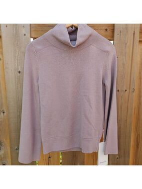 LULULEMON CITY TREK TURTLENECK Size 4 BNWT Merino Wool